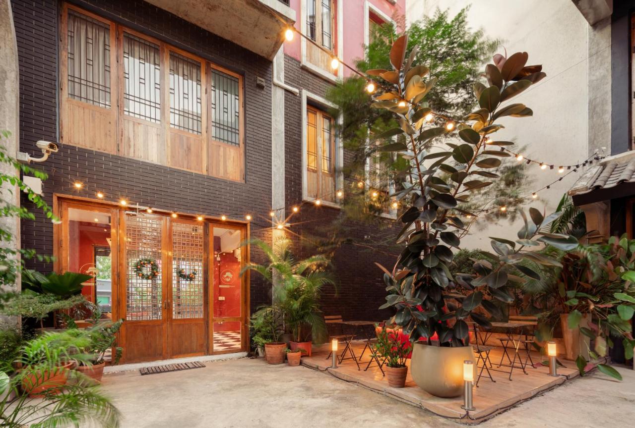 House Of Papa Bangkok Siam Hotel Exterior photo